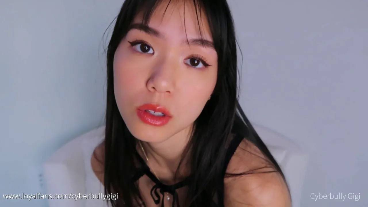 Asiatische Göttin Gigi – Deepthroat Sucht nach Cyber-Mobbing