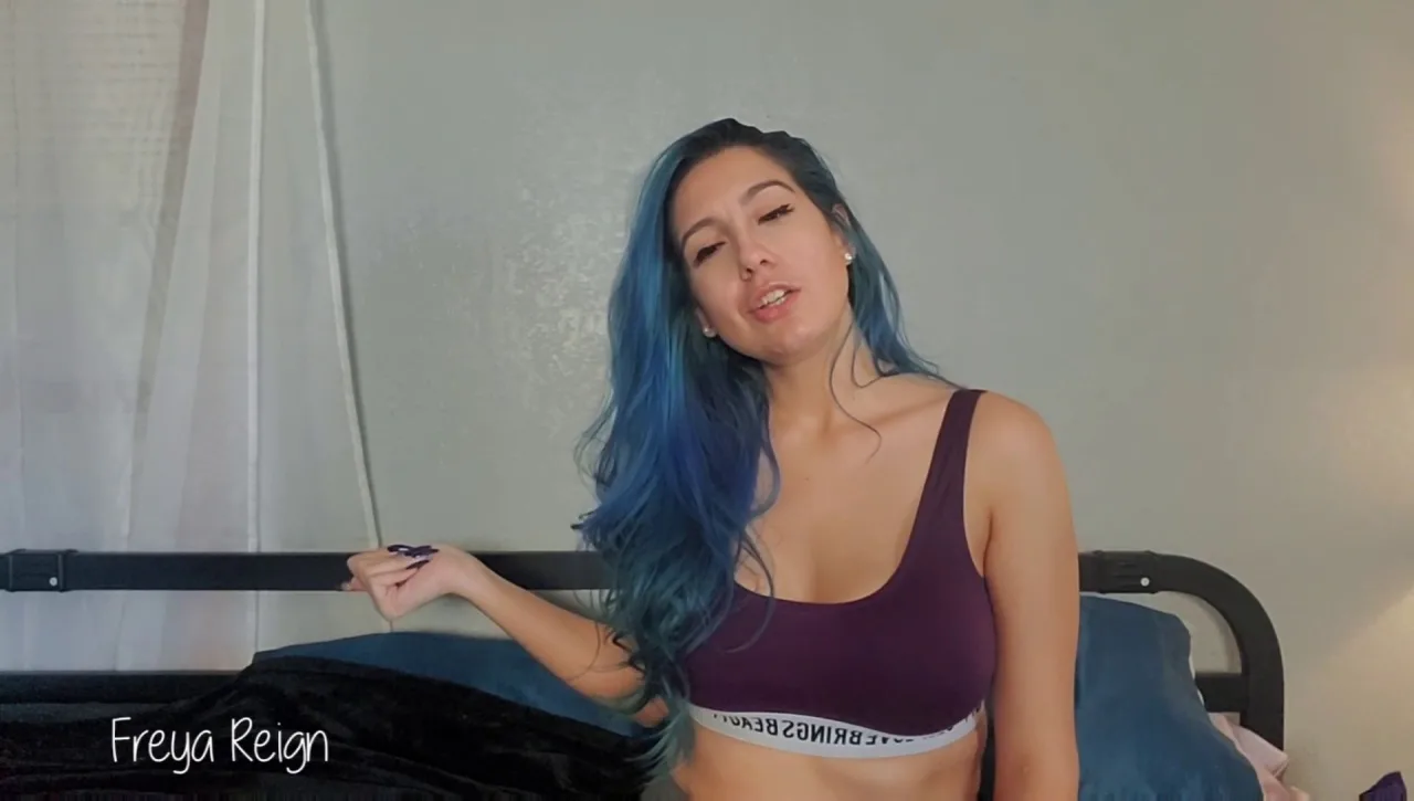 Freya Reign – Snowed In Cross Dressing Encouragement