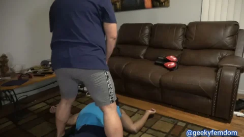 Geeky Femdom – The Kinky Geek – Lady O Beats Up A Wimp