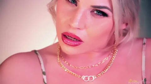 Goddess Blonde Kitty – Beta Bank Manager