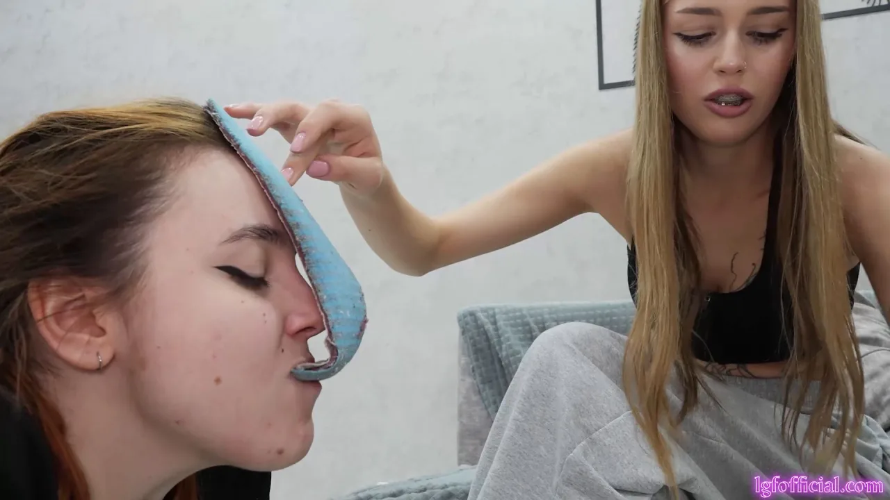 DORI – Licking Girls Feet – Having fun with my dumbest slave