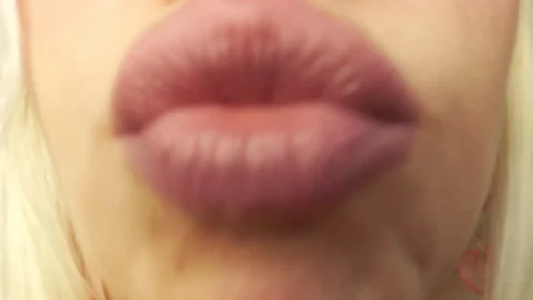 Petite Mercy – Squeezing Stomach to Make Rolls, Blowjob