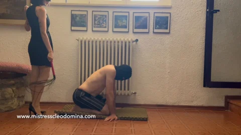 Cleo Domina – The Landlady: Brunette MILF Domme Ft. Blindfolded Dude