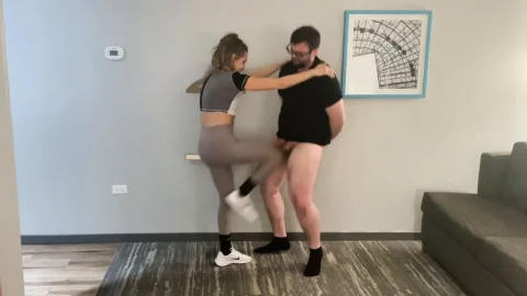 ONLYBALLKICKING – Blaire, Destrozando sus Testículos con Patadas Brutales