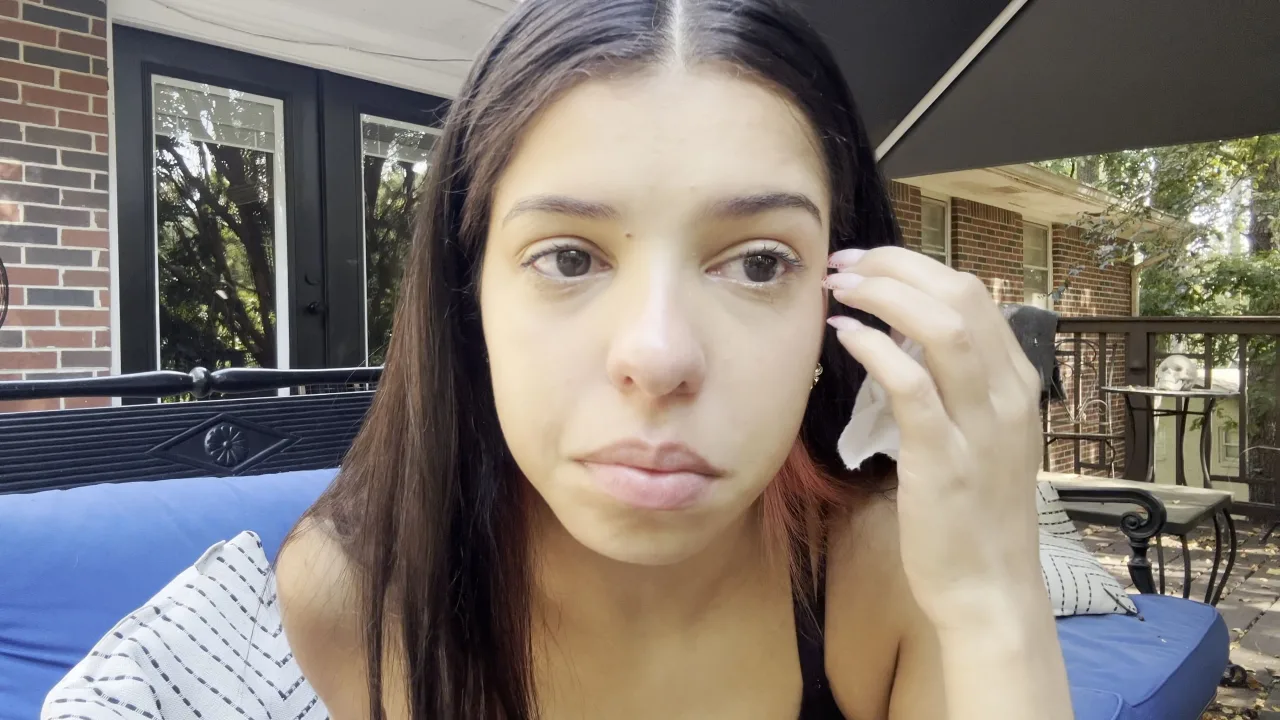 AriaNicoleXXX – Allergy Season Sneezing & Nose Blowing 4K